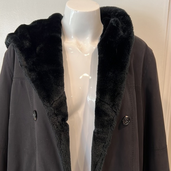 Jacket - Picture 2 of 9